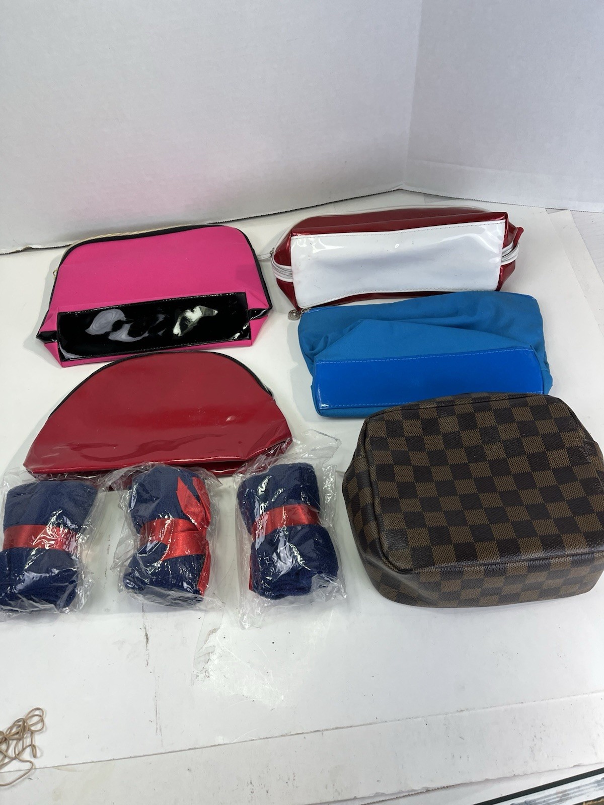 Travel Pouches Lot Vinyl & Cloth (Lanscome) Some Vintage + Airline Accessories