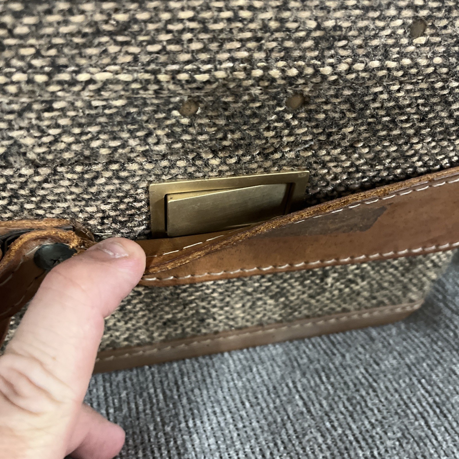 Vintage Hartmann Luggage Tweed Leather Suitcase With 4 Hartmann Hangers