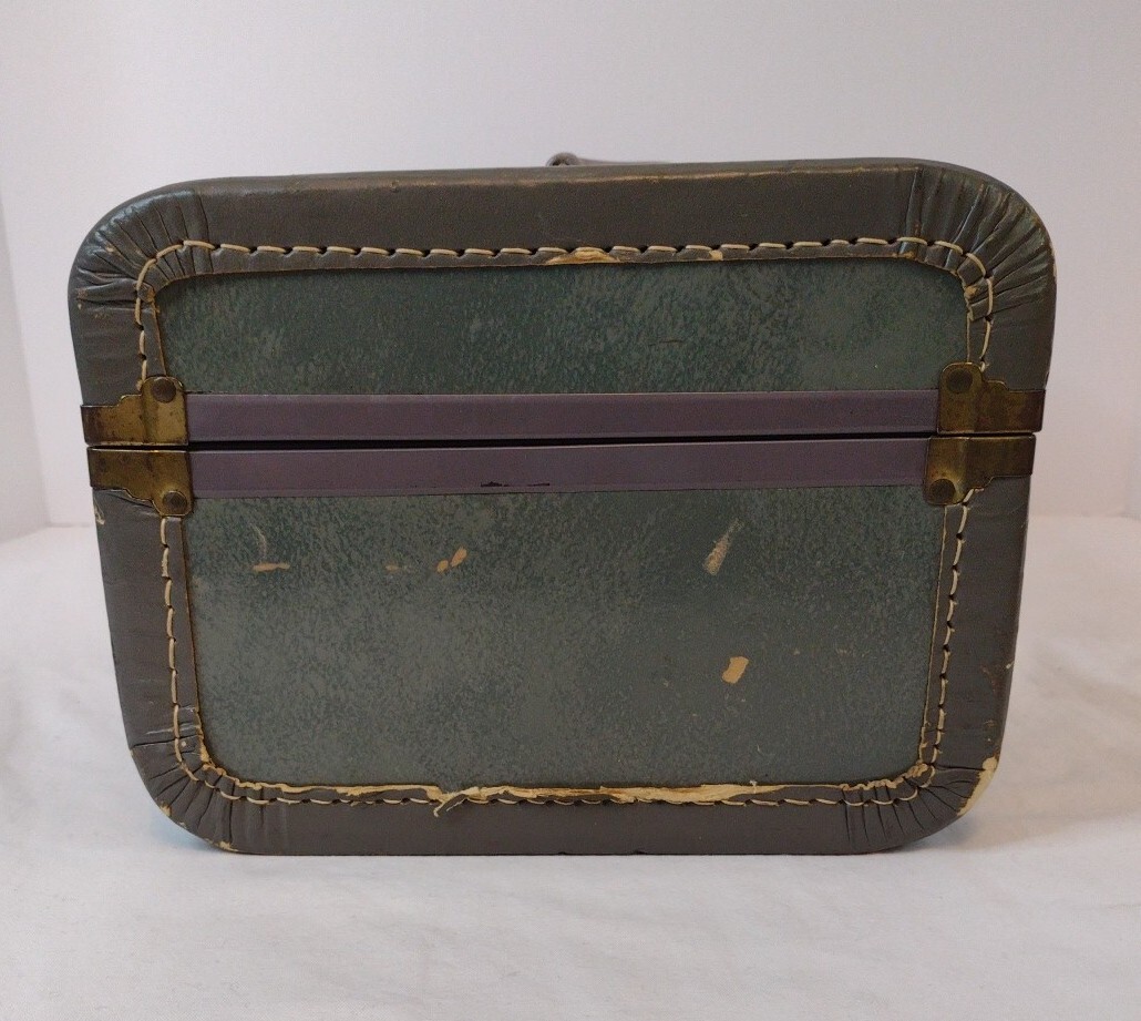 Vintage Train Case Hard Side Make Up Case with Mirror No Key Latch Works