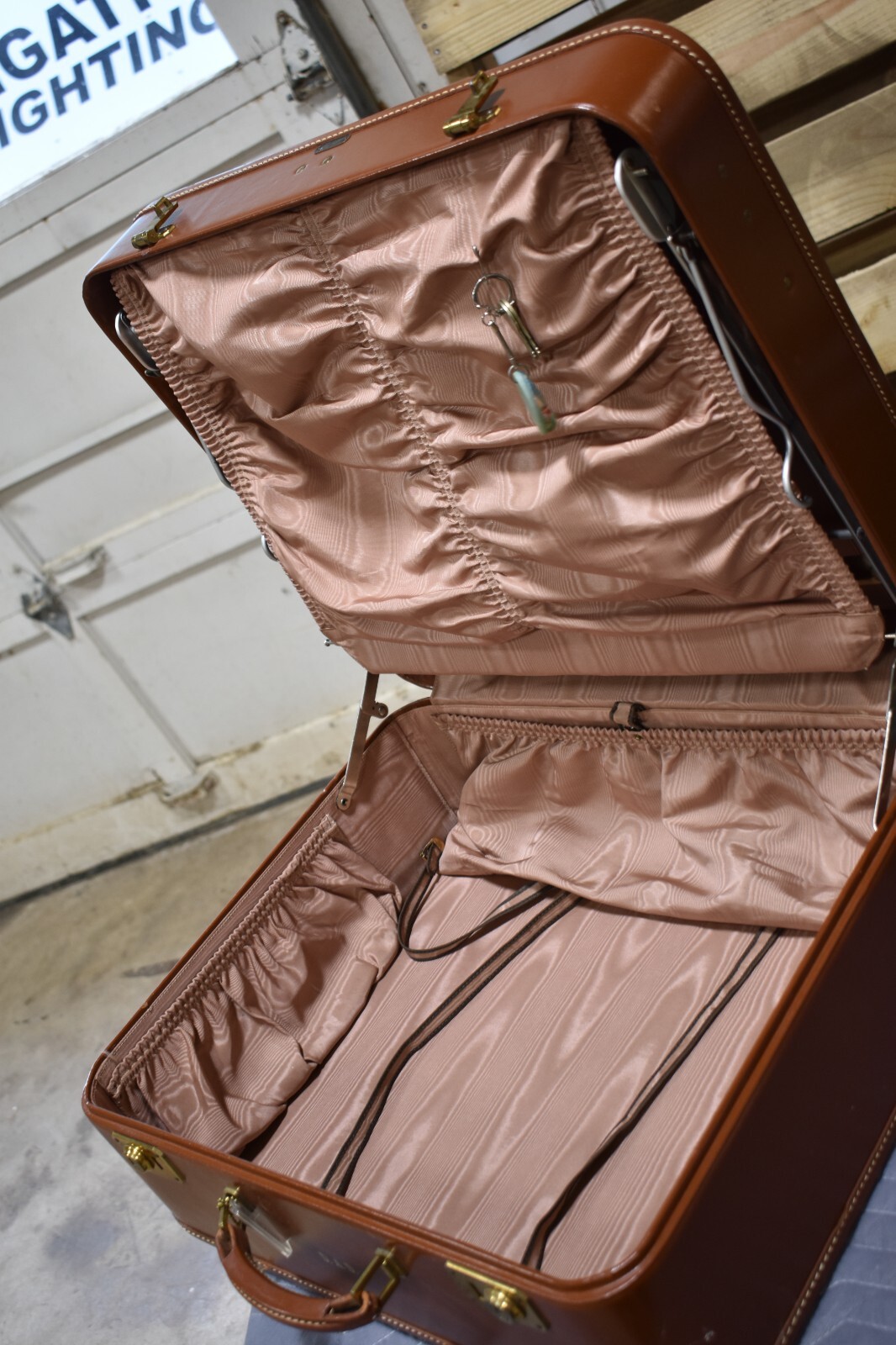 Vintage 3 Piece Mid Century Luggage Set by Kaufman