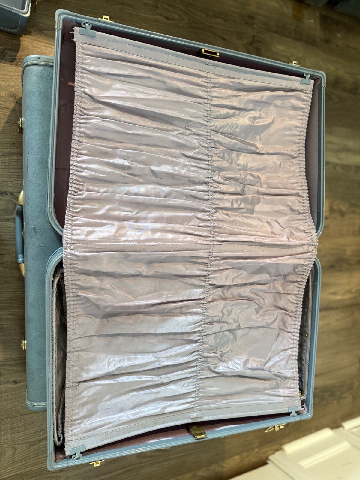 Matching Set Of Vintage Baby Blue Hard Side Suitcases (3) 16″, 20″, 23″🇺🇲WOW!!