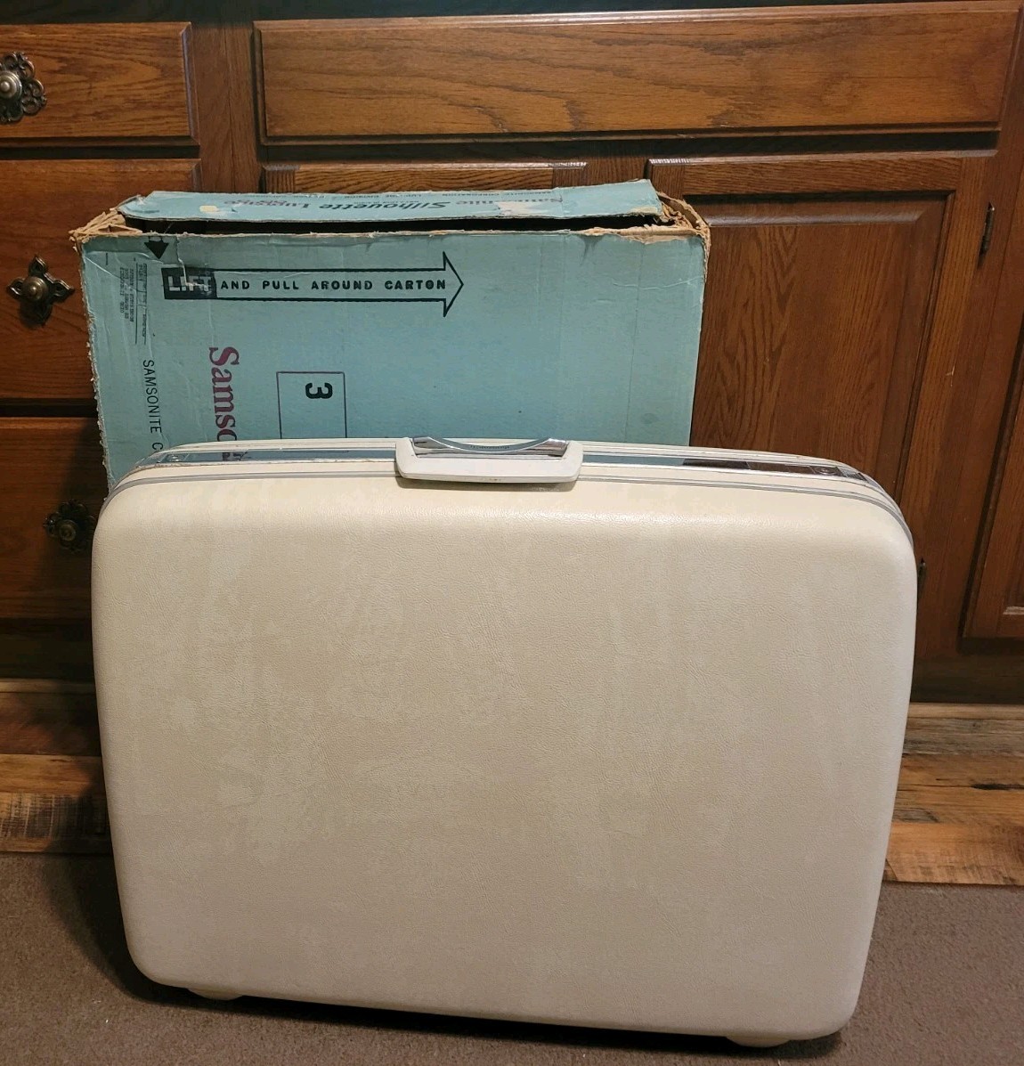 Shwayder Samsonite Silhouette Platnium Grey Ladies Luggage w/Key/Hangers/Box 50s