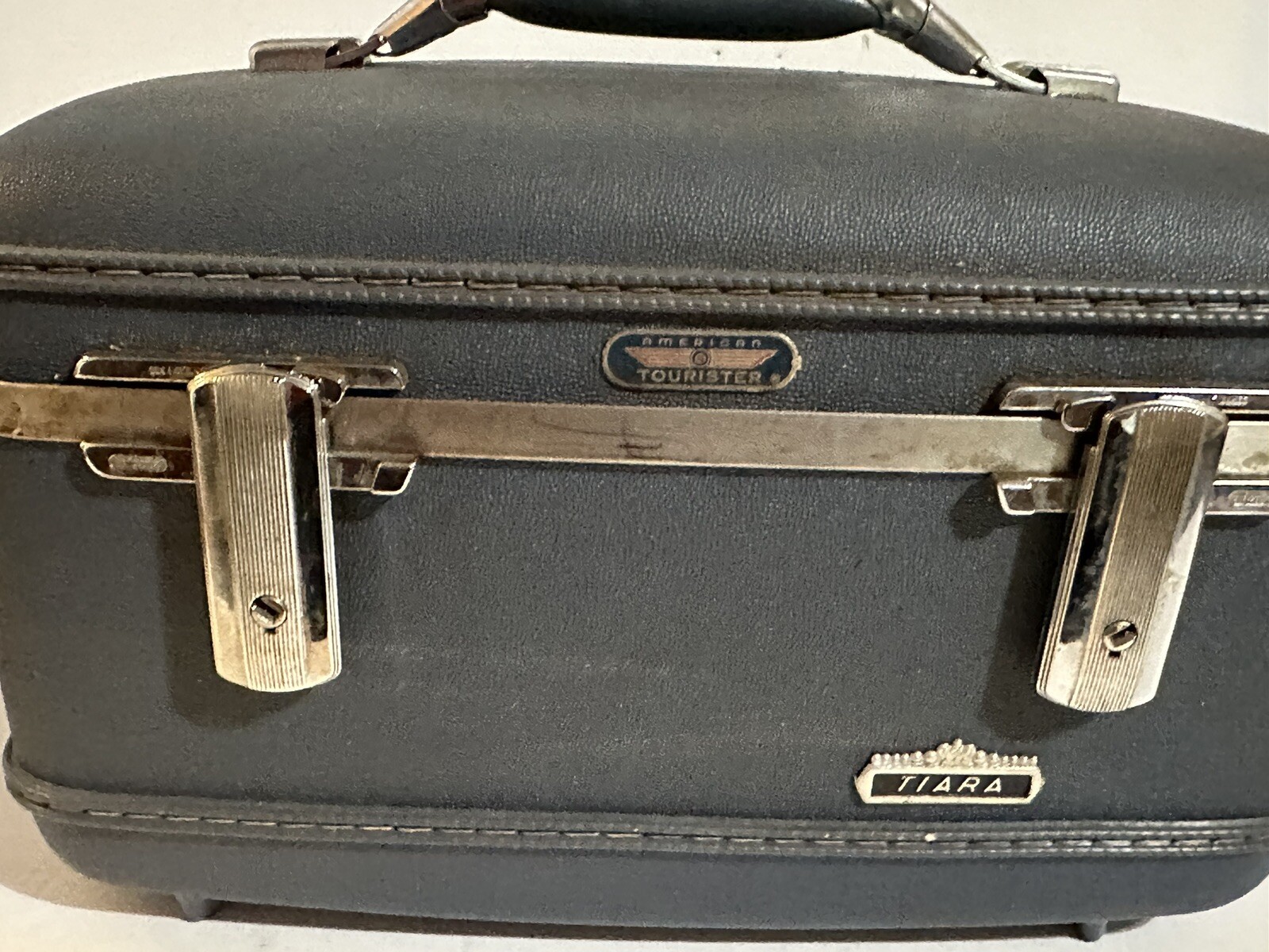 American Tourister Tiara Vintage Train Case Luggage Makeup Blue/Gray w/mirror