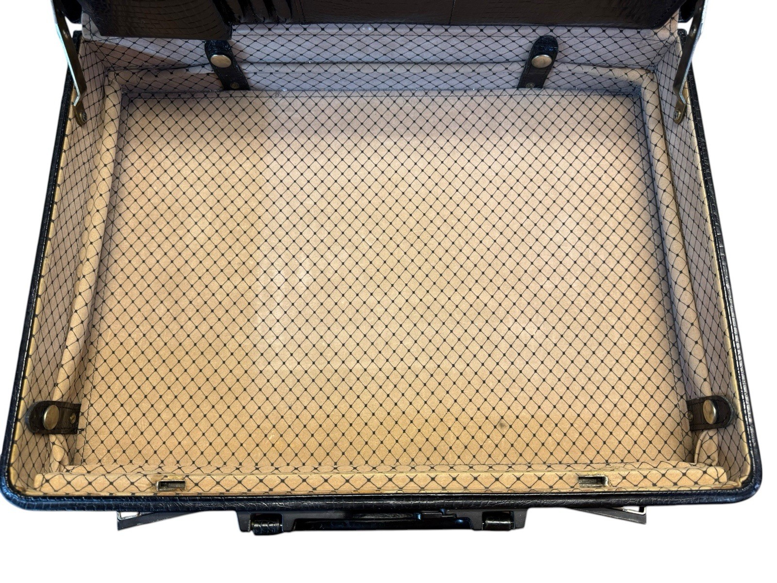 Vintage Expandable Mock Croc Faux Crocodile Leather Briefcase Presto Lock