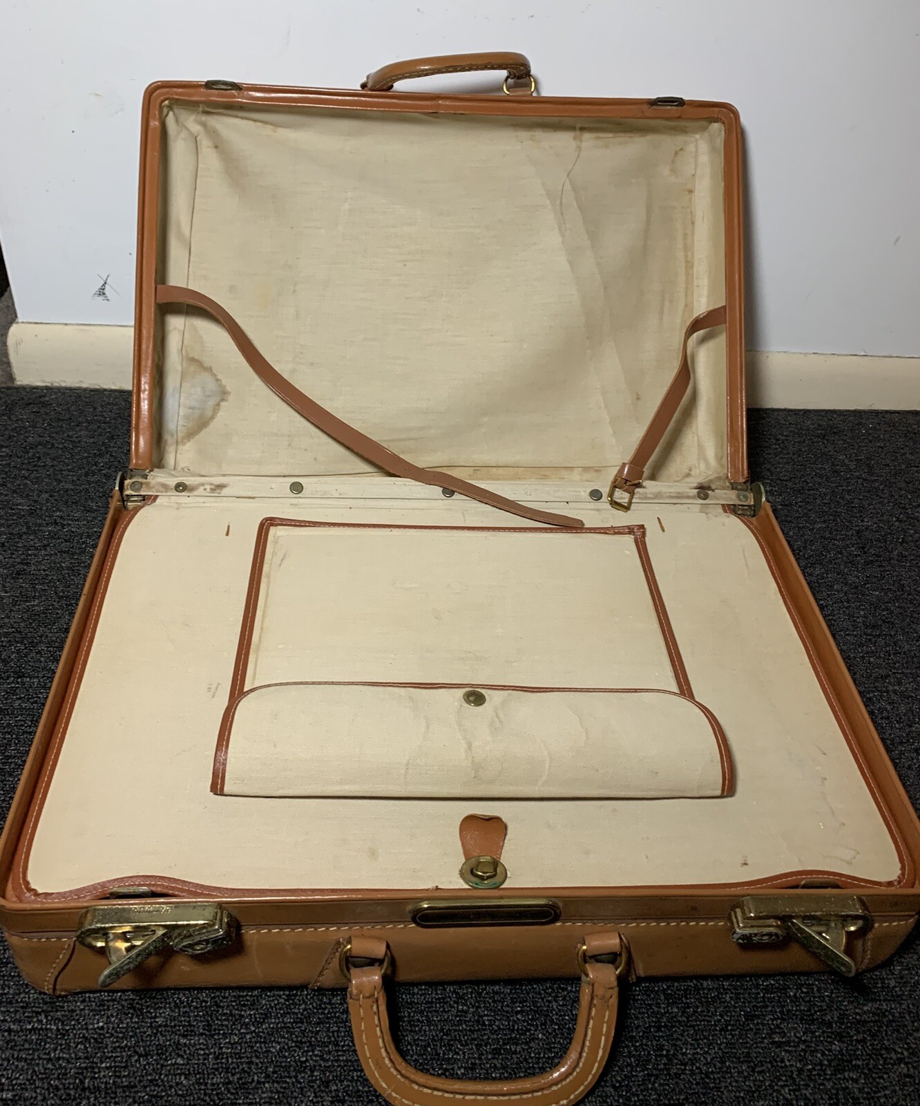 Vintage 50s GS Stylite Philadelphia PA Deluxe Suitcase Light Brown Leather Case