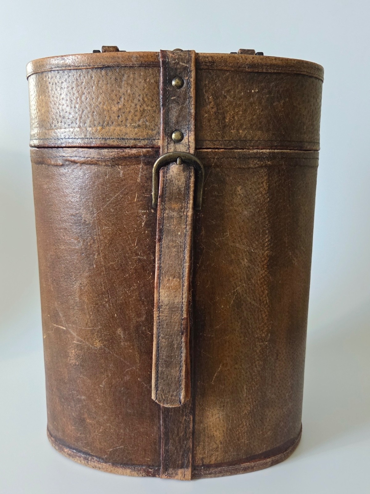 Antique 13” Leather Hat Box Case Wood Lined Cylindrical Luggage Trunk 19th C