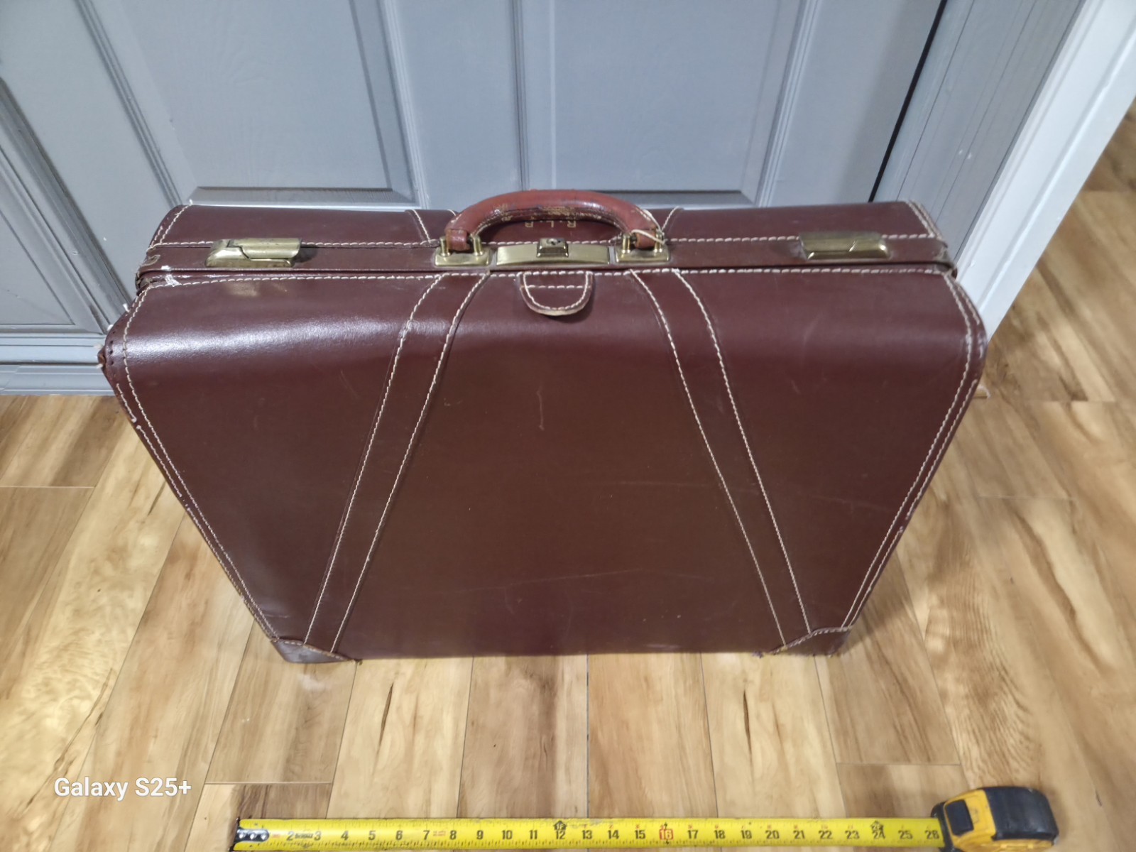 Hand Made Previously US Navy Veteran Owned Vintage 1930s Luggage Cow Leather.