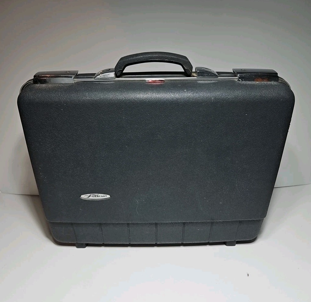 Briefcase Vintage Sears Forecast Gray – great condition No Keys
