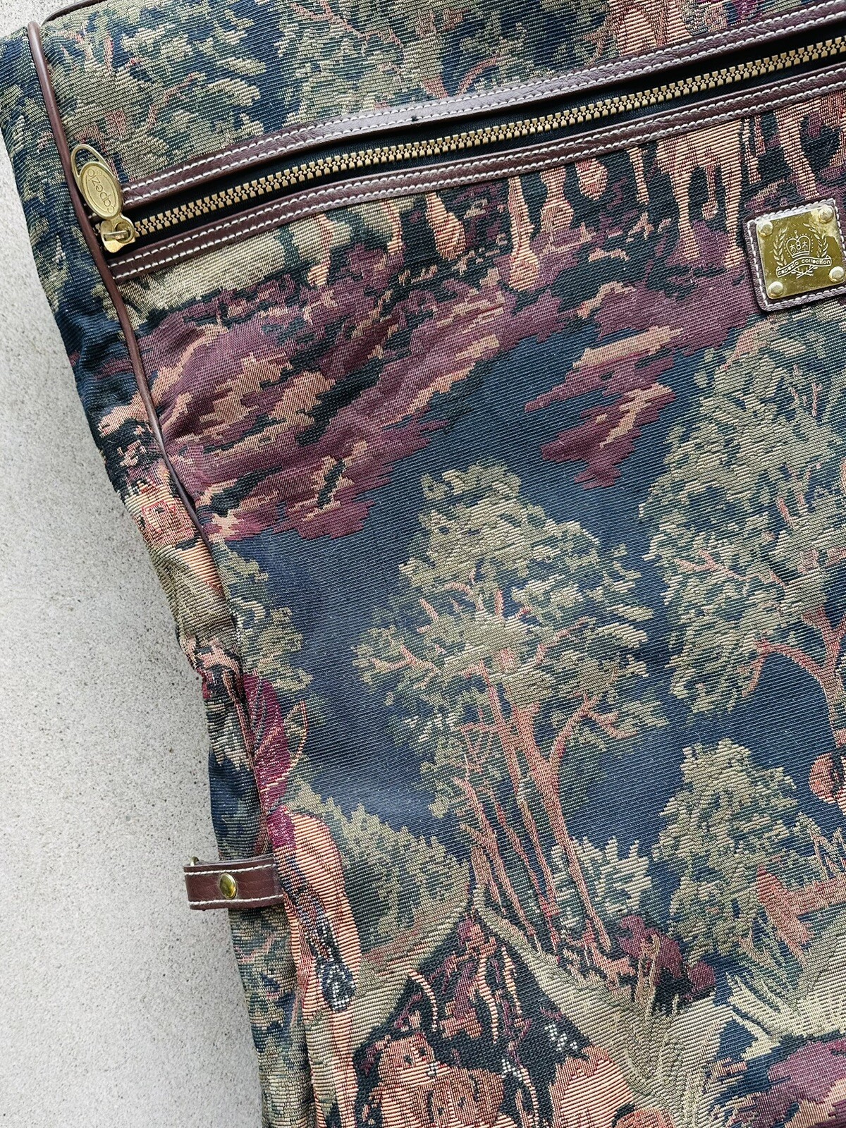 Vintage Equestrian Fox Hunt Garment Bad Suitcase Tapestry Knit AOP Capezio