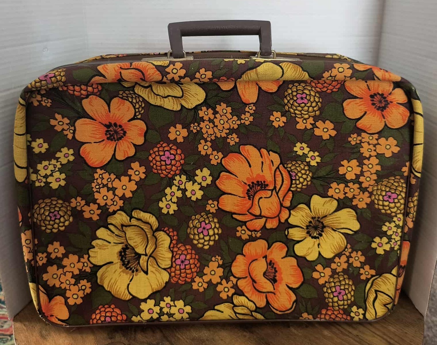VINTAGE 1960’S FLORAL OVER NIGHT CARRY-ON LUGGAGE & KEY – JAPAN