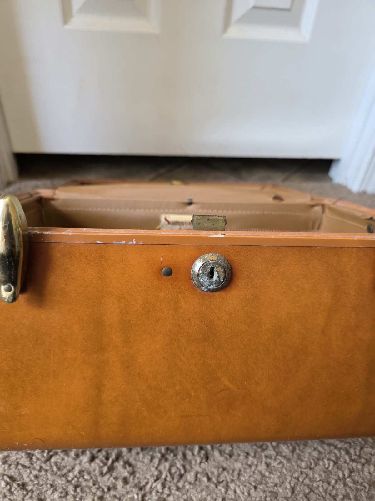 Vintage Samsonite Train Luggage W/Key Style 4612