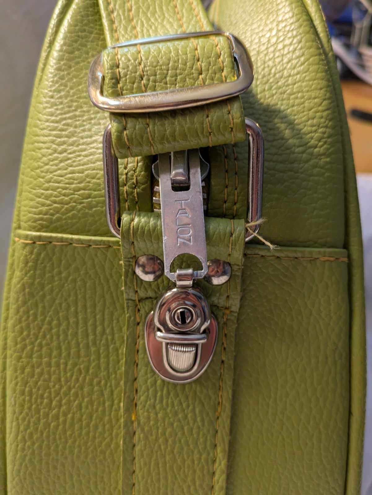 Samsonite Saturn II Vintage Green Vinyl Travel Bag Locking Extra Compartments