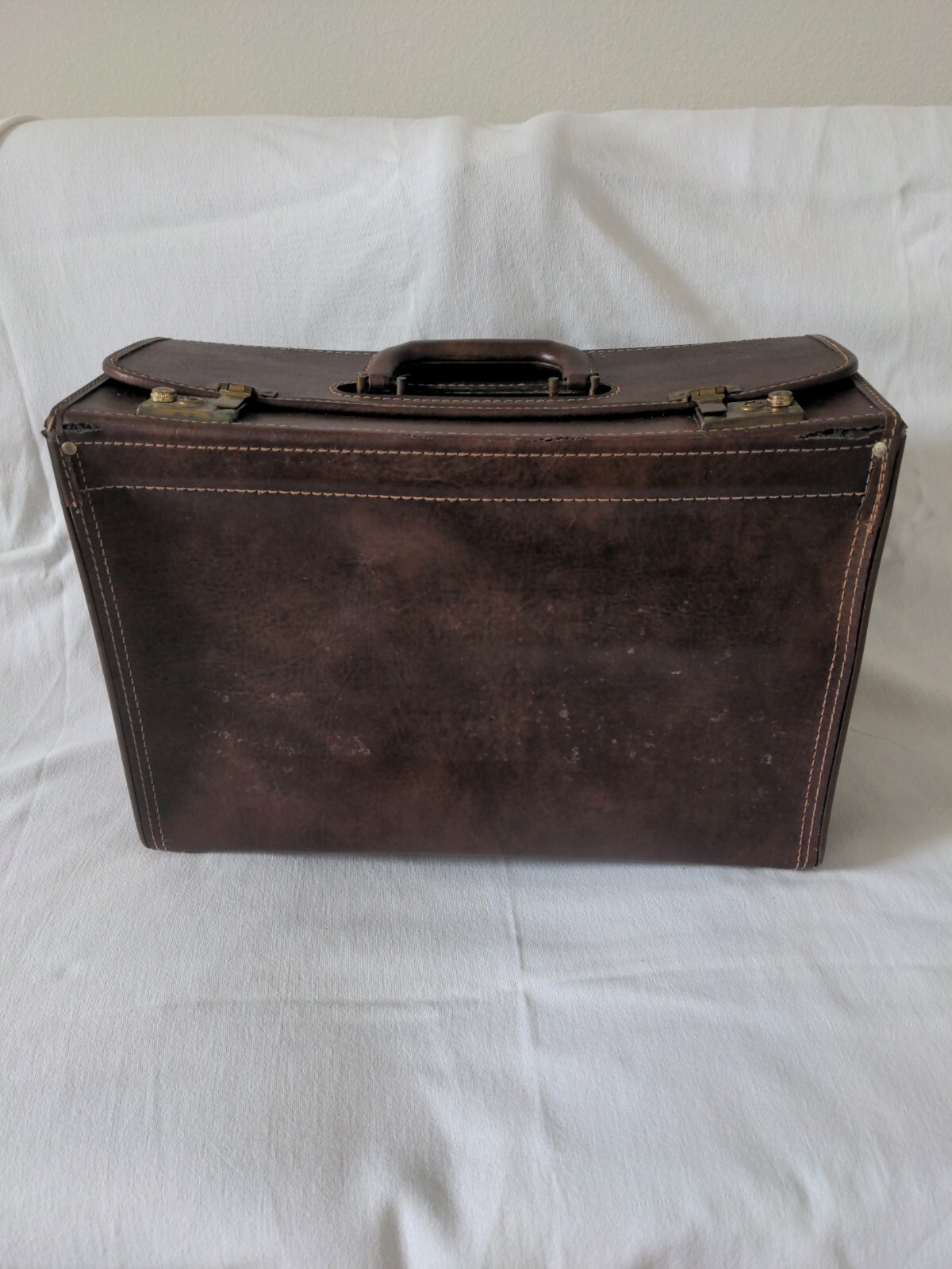 Vintage Howe Leather Case Bag Salesman Pilot Brief Case See Description