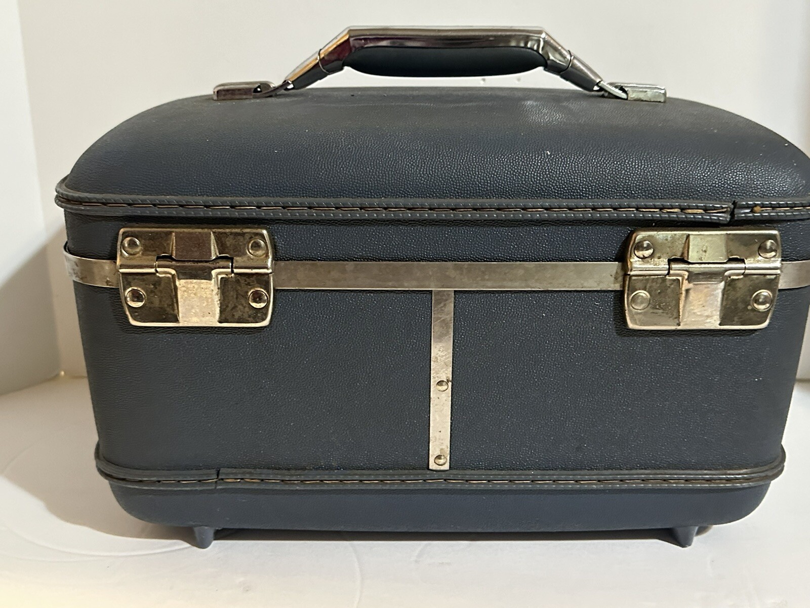 American Tourister Tiara Vintage Train Case Luggage Makeup Blue/Gray w/mirror