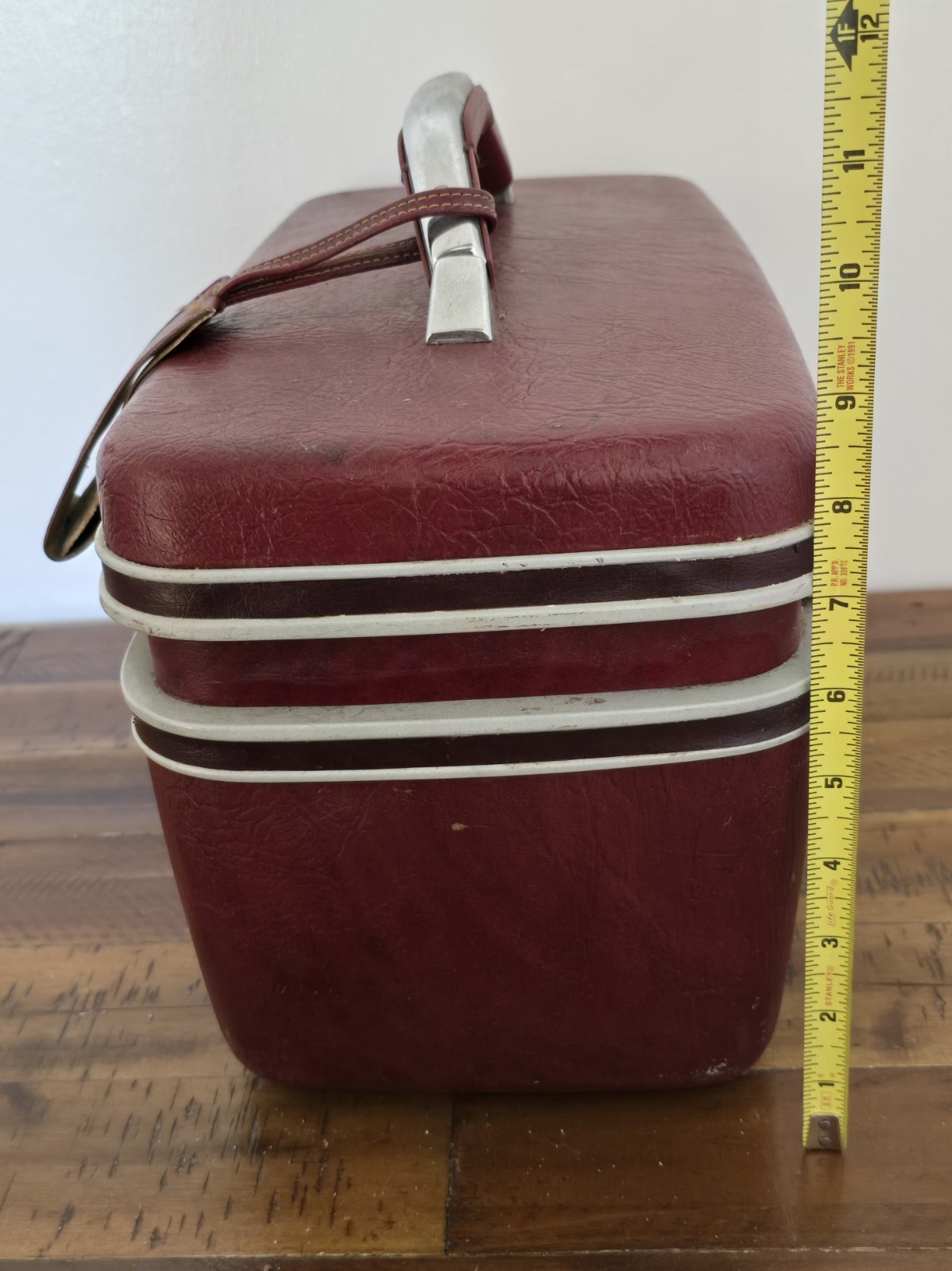 Vintage Samsonite Silhouette II Train Case Makeup Hard Shell Maroon No Key/Tray