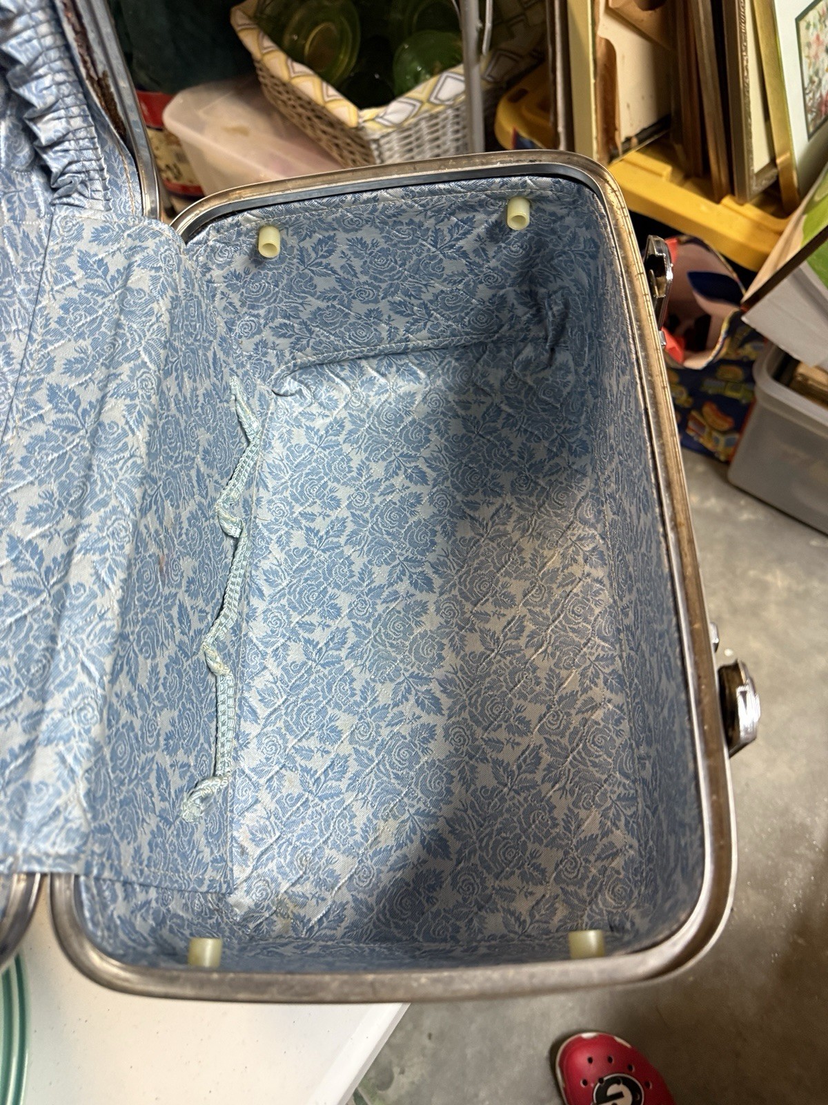 Vintage American Tourister Tiara Blue Hardshell Makeup Train Case