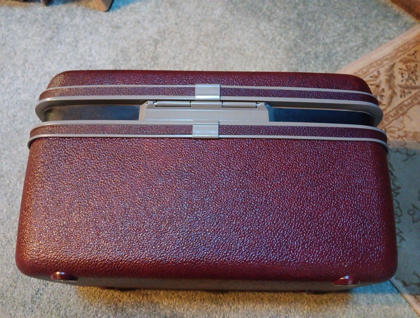 Vtg Samsonite Profile Beauty Train Case W/ Keys MakeUp Hardshell Luggage Maroon