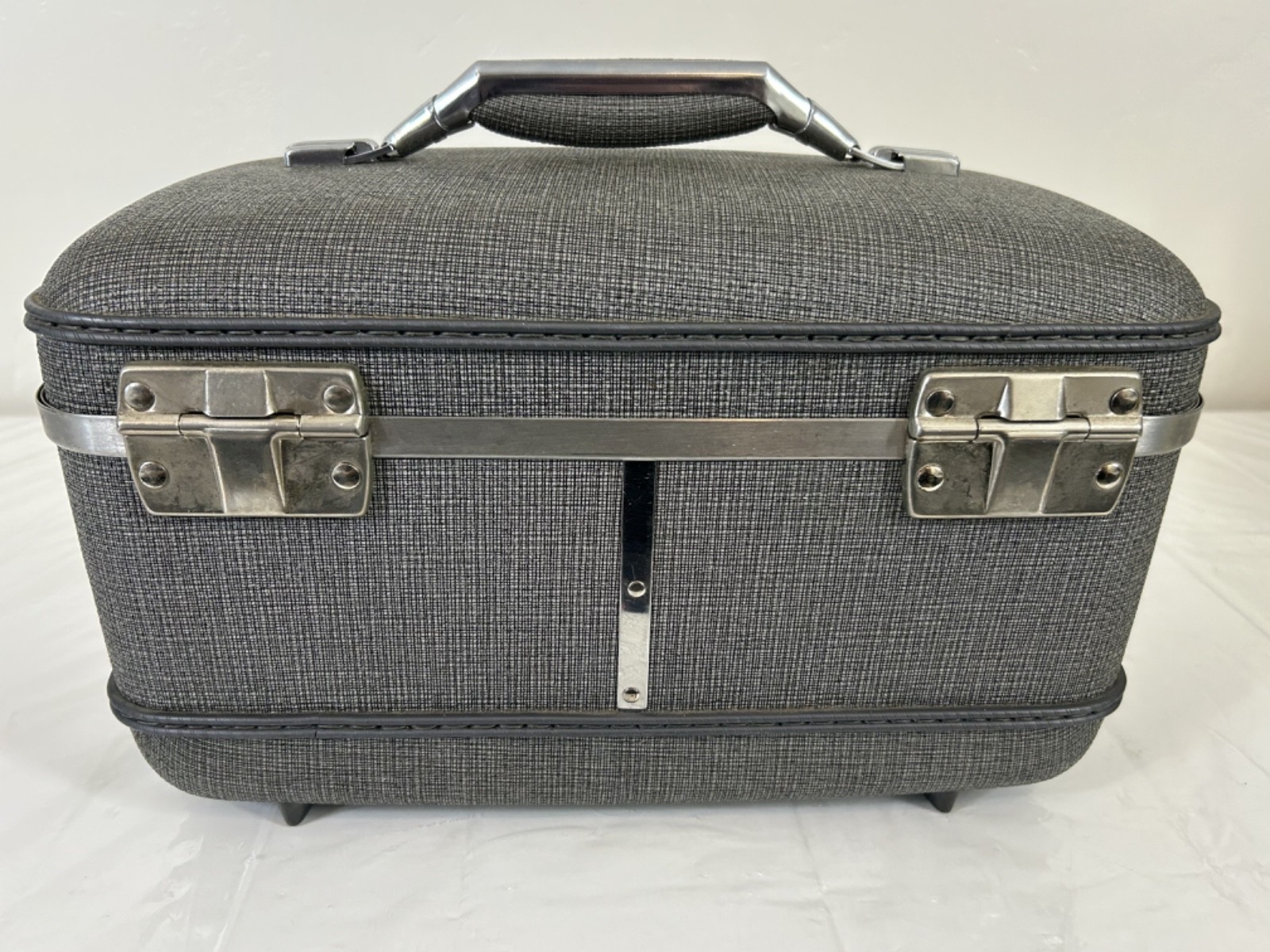 Vintage American Tourister Tiara GRAY Train Case Makeup w/ Mirror & Tray PROP