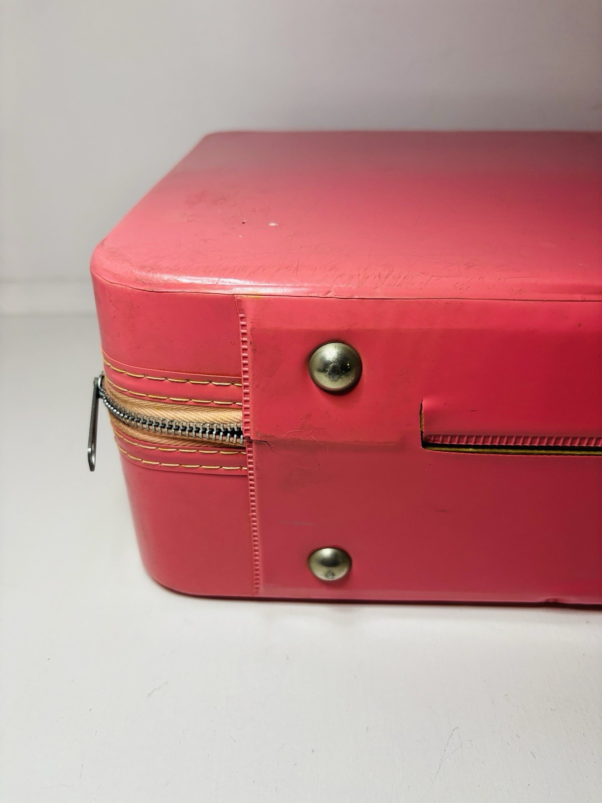Vintage 60s-70s Keene PKG. Bubble Gum Pink Small Patent Suitcase Travel Case Mod
