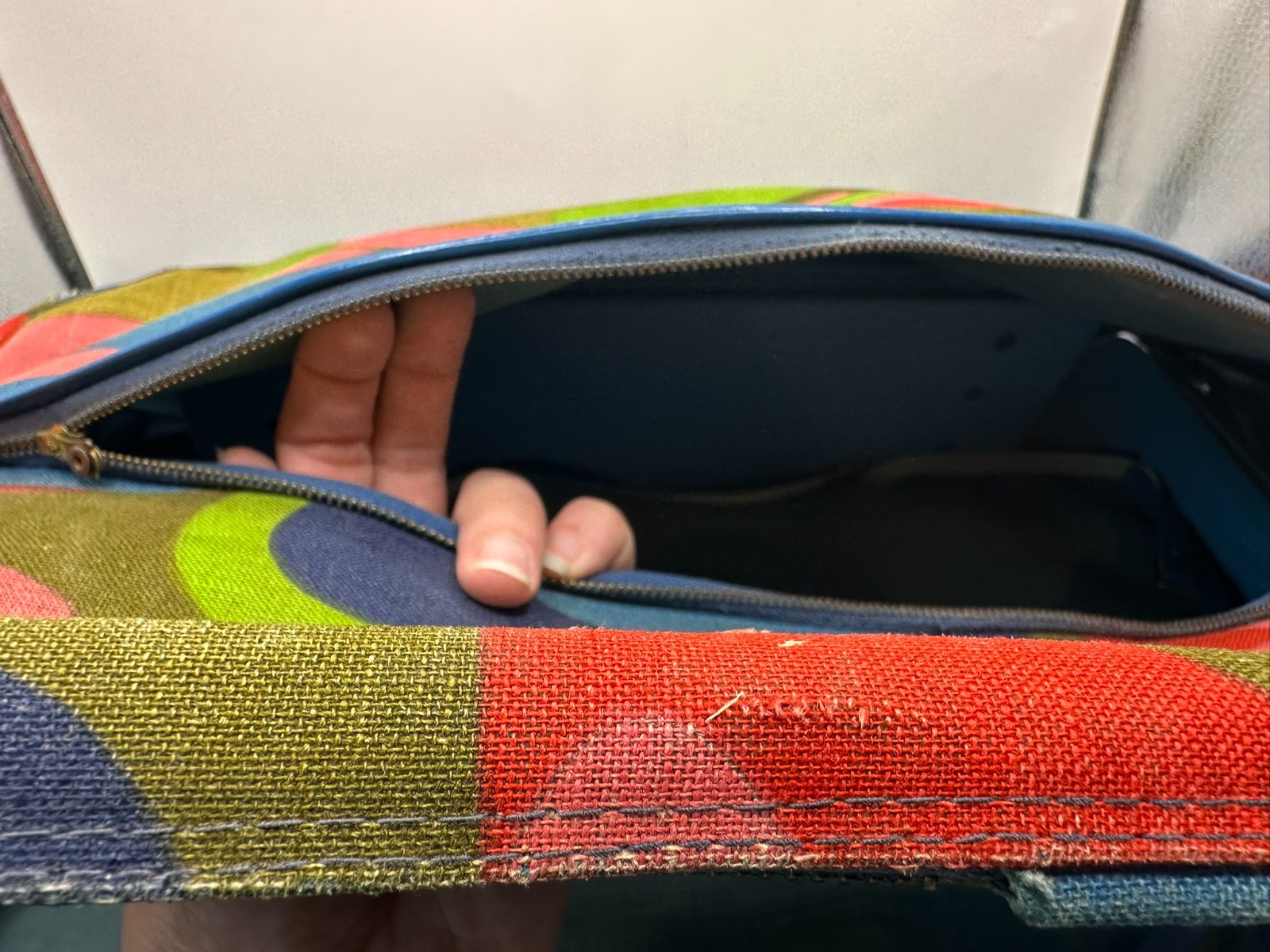 VTG Luggage Carry On Baggage Suitcase Bag Retro Hippie Psychedelic Camouflage