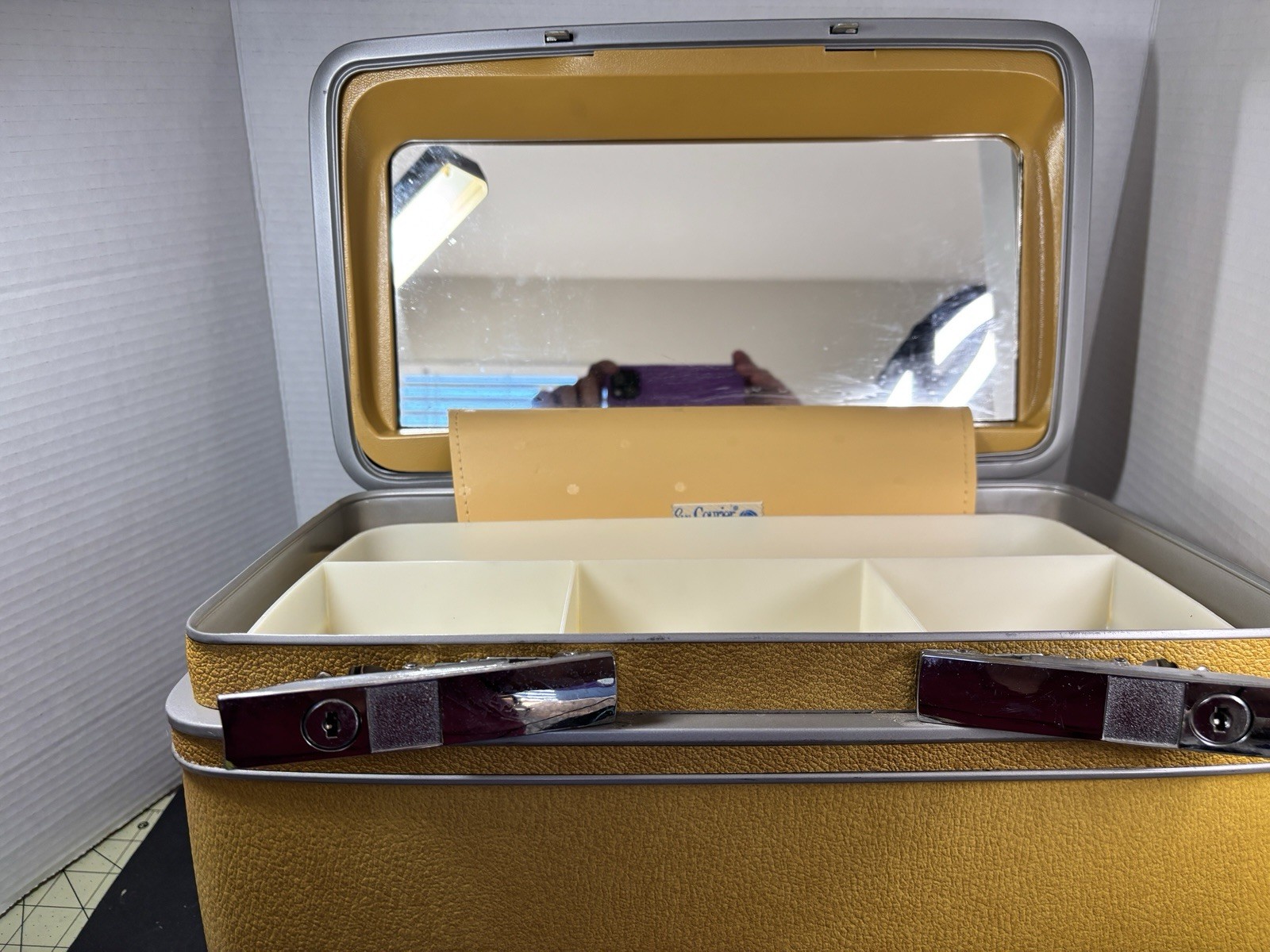 Vintage Mustard Samsonite Sears Courier Train Case Still Have The Key!