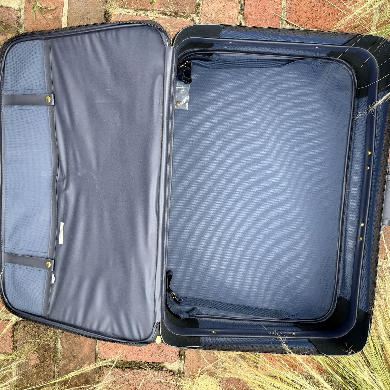 Vintage Luggage AMERICAN TOURISTER 4-Piece Nesting Set, Grey Tweed – NICE!!!
