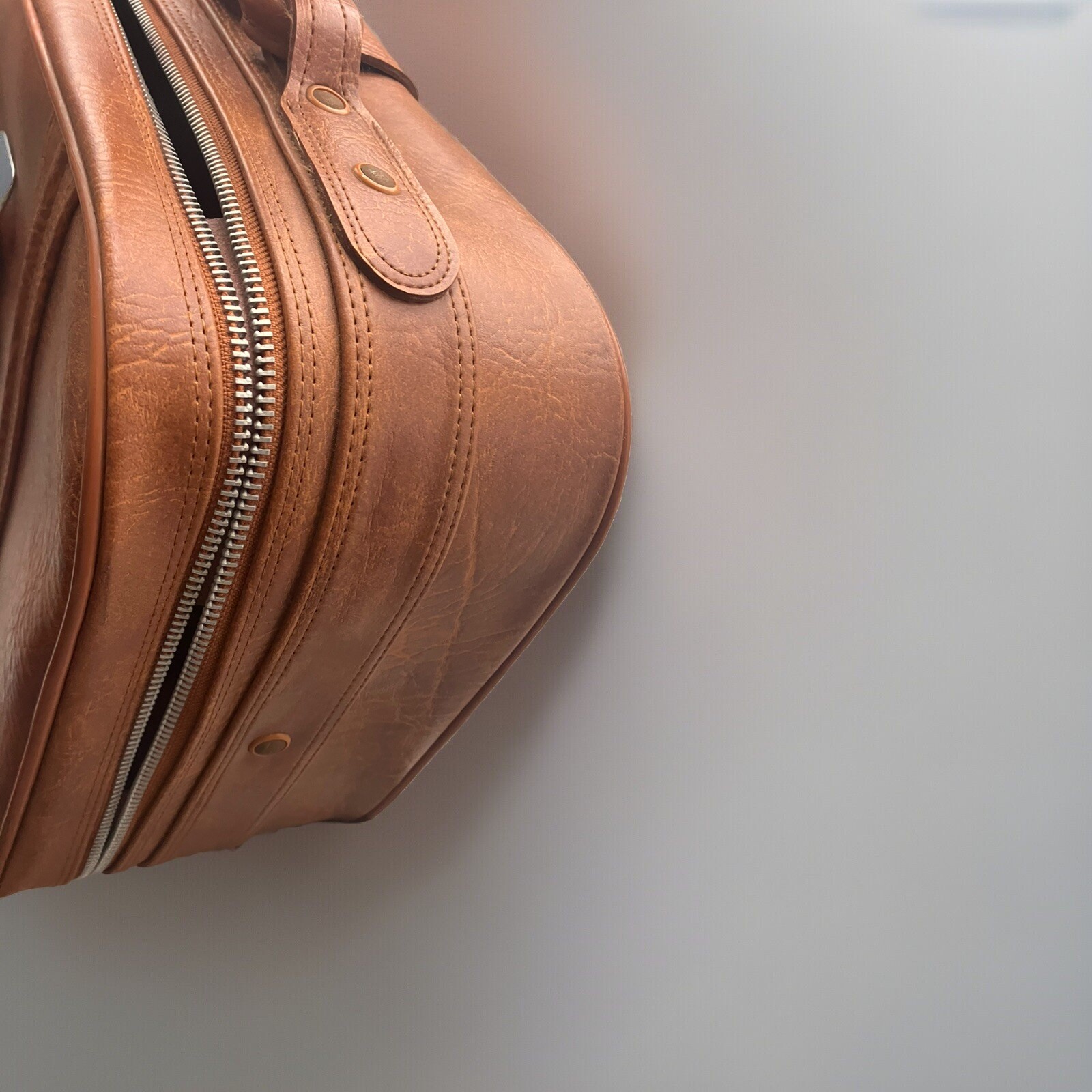 Vintage New Vista Brown Leather Suitcase Medium Size