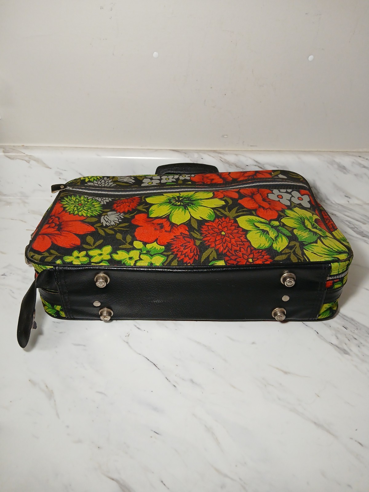 Vintage 60s Bantam Travelware MCM Floral Hippie Mulit-Color Suitcase 16″x11″x3″
