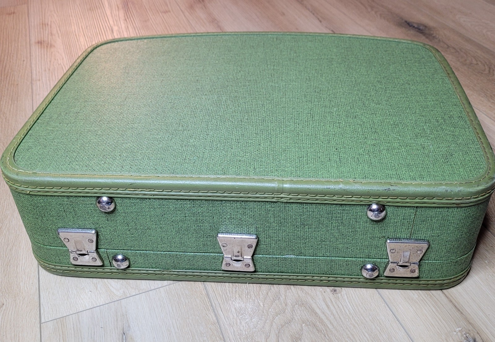 1960s/70s “Starway” Green Hardshell Luggage Carry-On Suitcase 21″x 15 x6″ READ