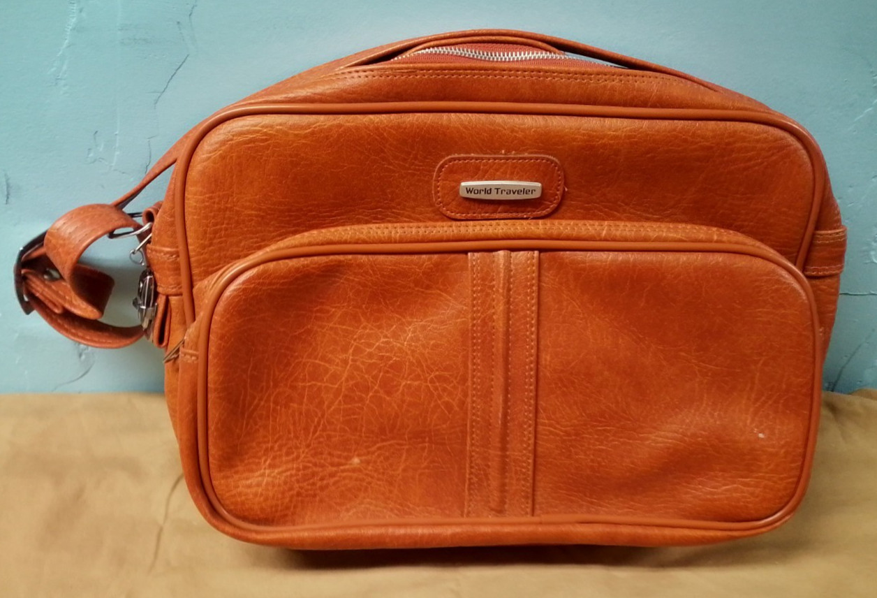 Vintage World Traveler Luggage 15″ Carry On Bag Leather/ Faux Leather?