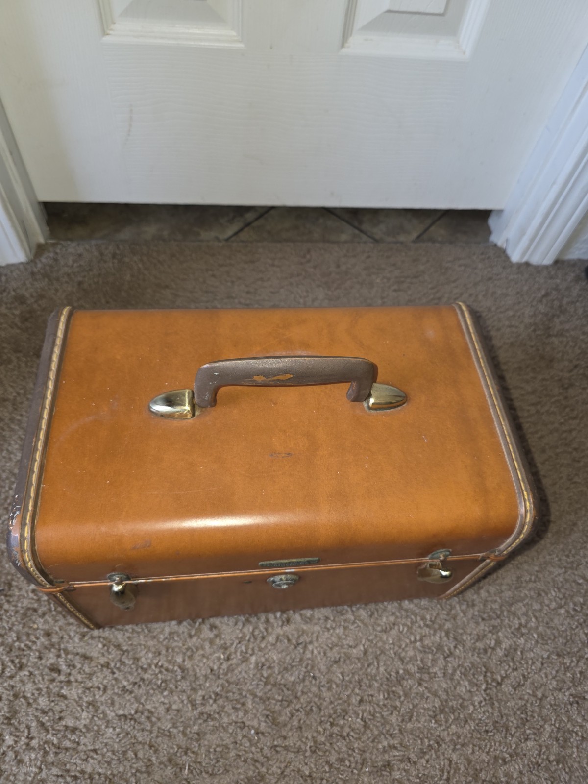 Vintage Samsonite Train Luggage W/Key Style 4612