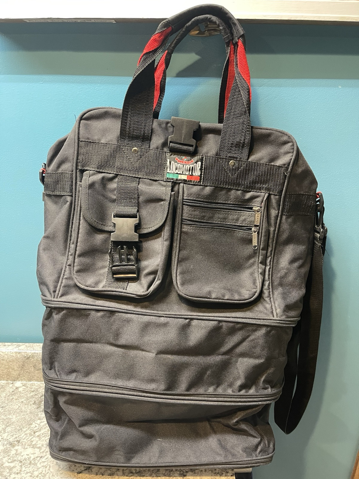 90’s Original Llama Locomotor Travel Duffle Style Luggage Bag W/ Wheels Expands
