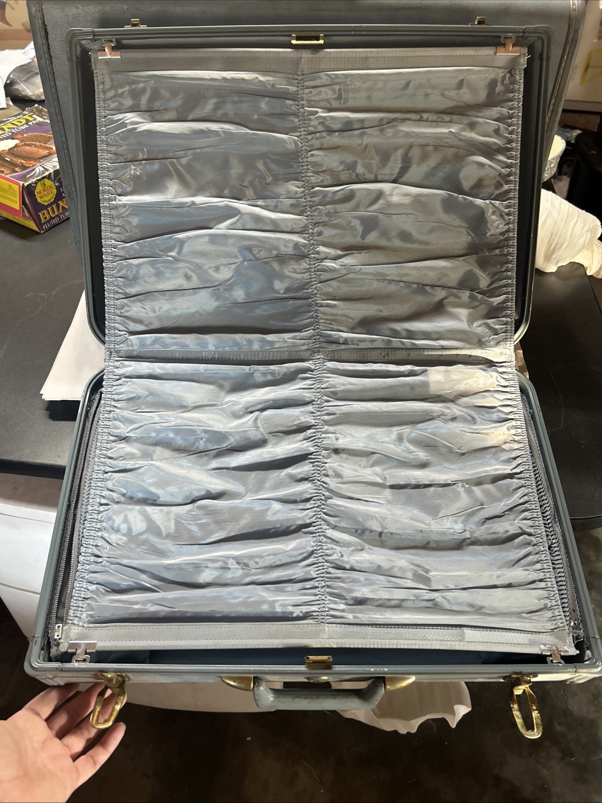 Vtg 1950 Taperlite Hard Shell Blue Gray Vinyl Luggage Set Locking 2 Piece W/Key