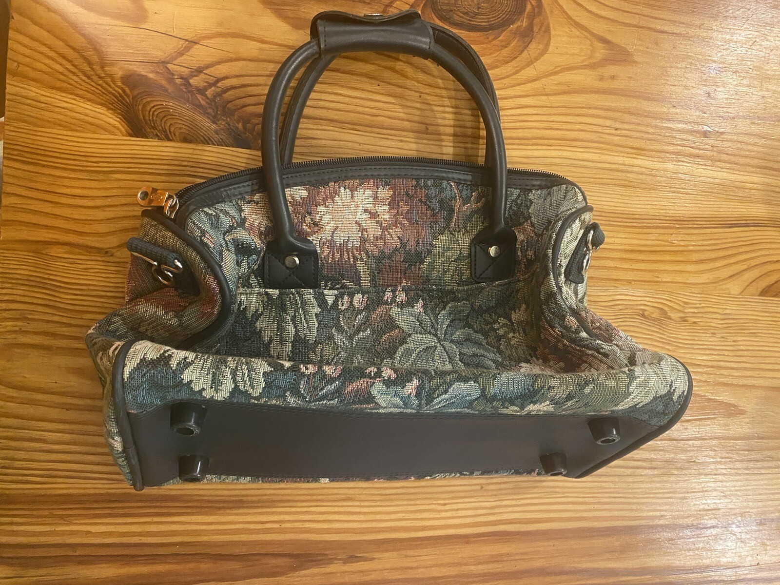 VTG Atlantic Carpet Tapestry Overnight Travel Bag With Lock And Shoulder Strap