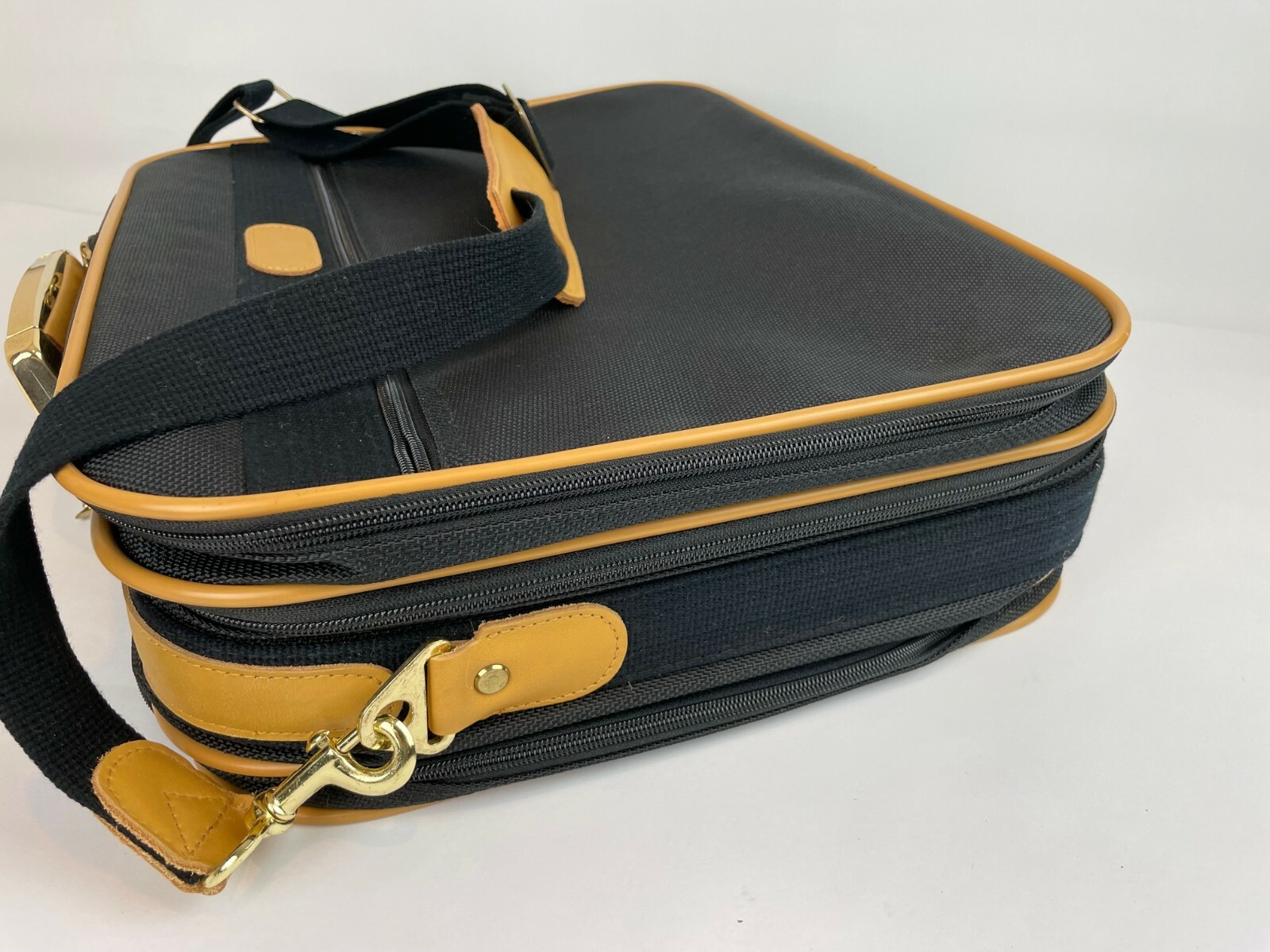 Vtg London Fog Carry On Overnight Suitcase Briefcase Shoulder Strap Black Tan