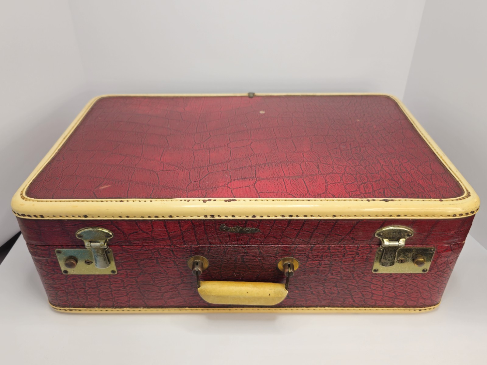 Vintage 1950’s H&M St Louis Red Alligator Suitcase Train Case Airplane Luggage