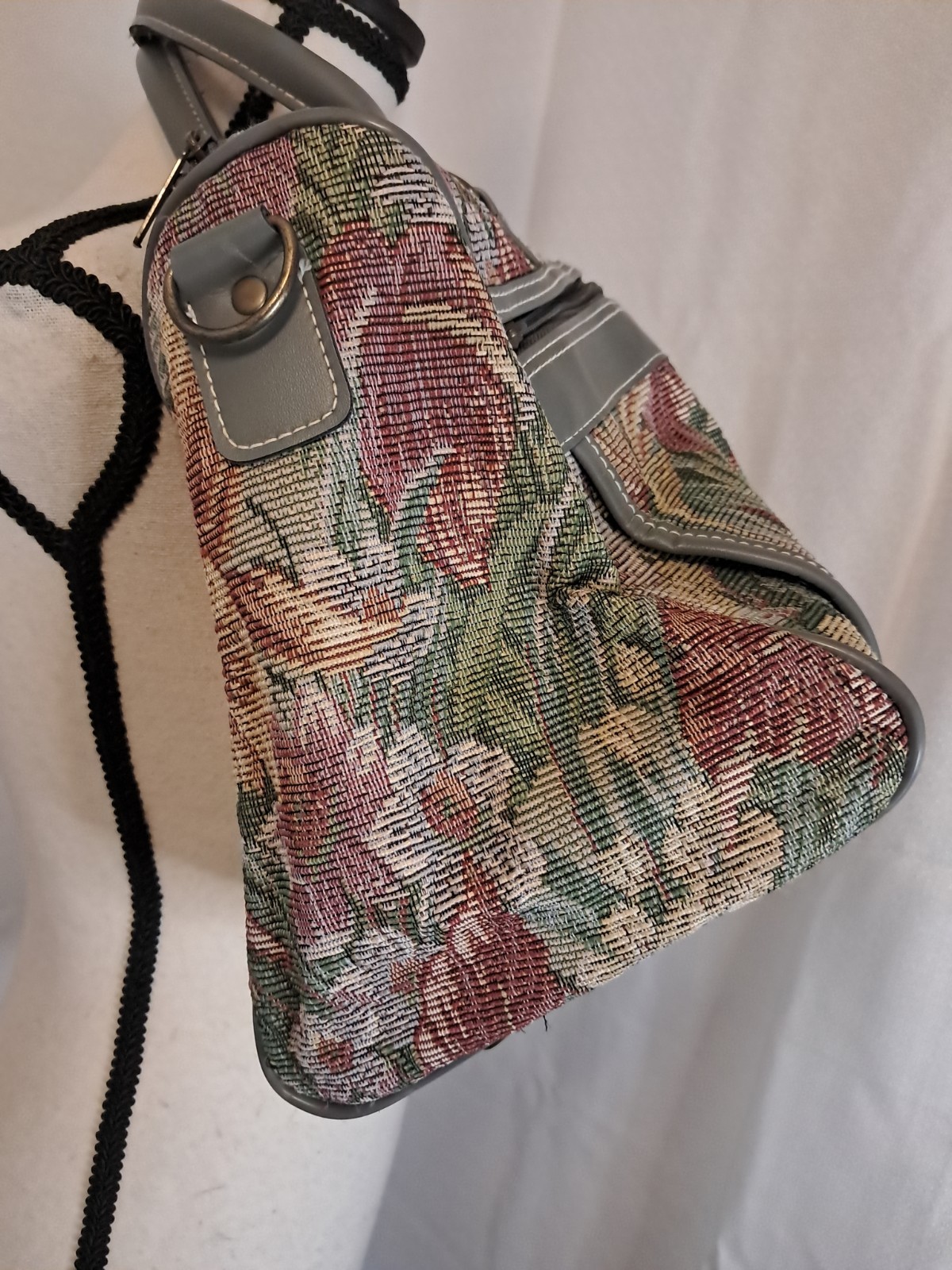 VTG Leisure Cottagecore Floral Tapestry Carry On Suitcase Old World Carpet Bag