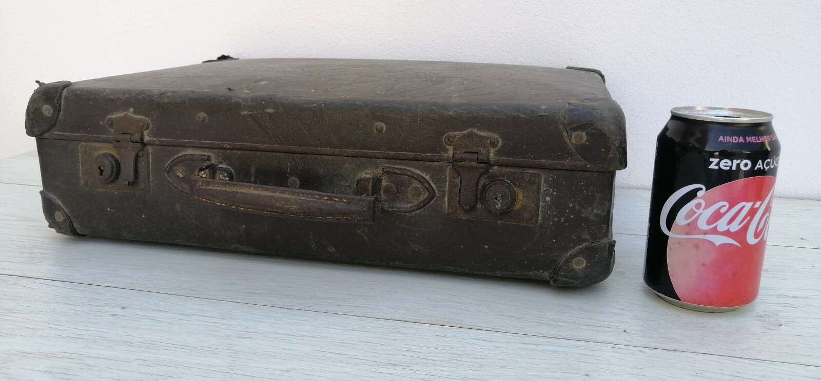 Old rare travel Bag Handbag suitcase Genuine Luggage Leather & Wood from 1960´s