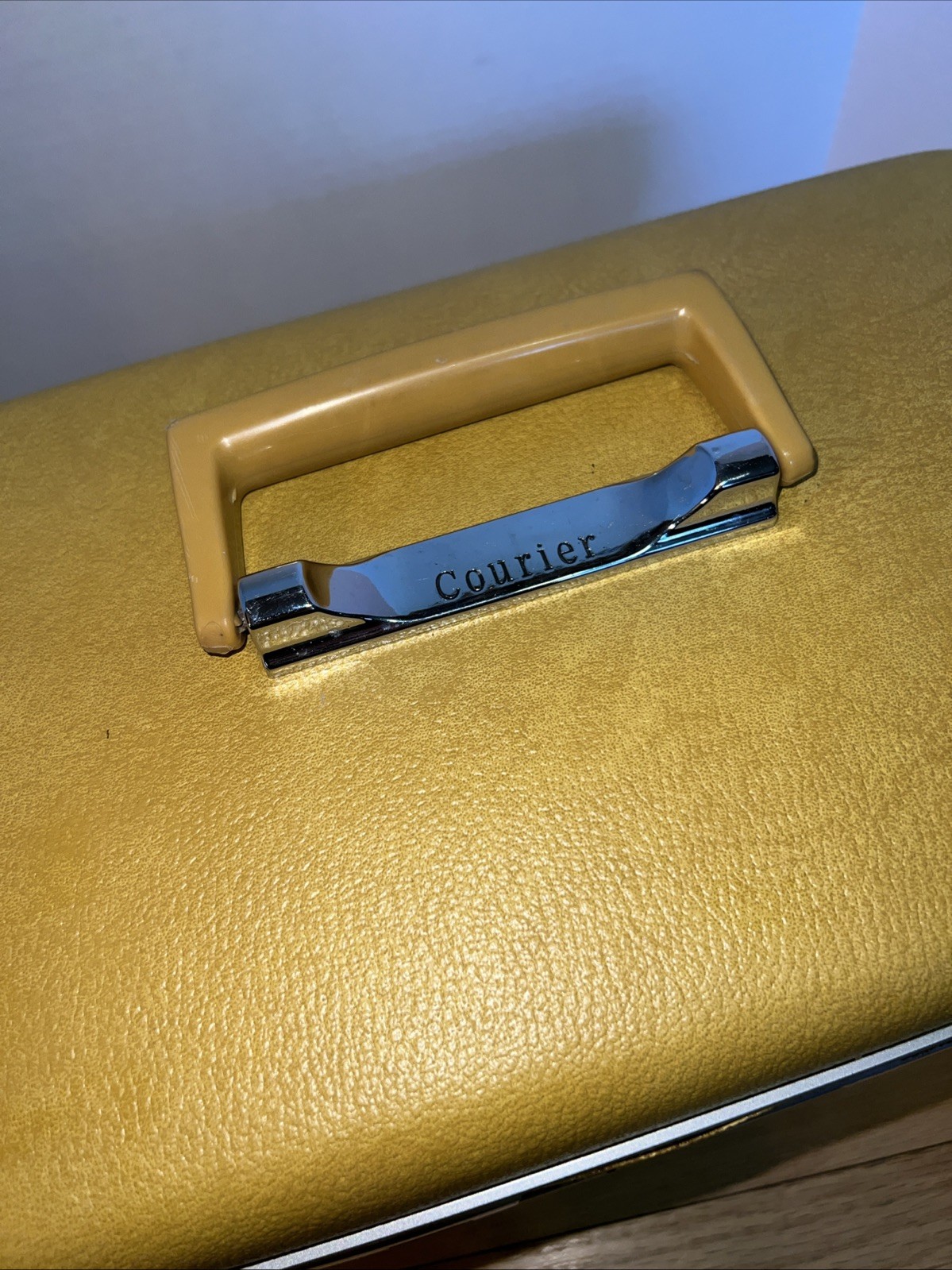 VTG Courier Train Make-UpCase Sears Roebuck Mustard Vanity Travel Box MCM Retro