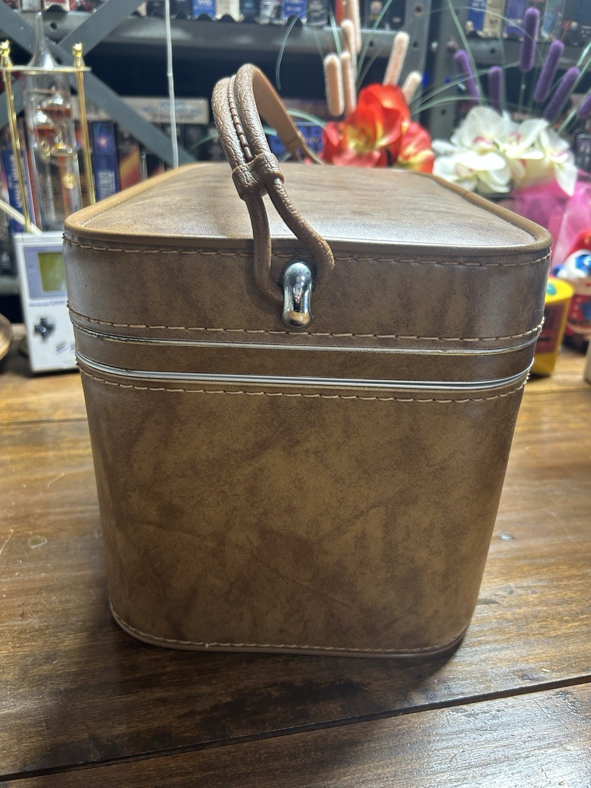 Vintage Amelia Earhart Brown Train Case Travel Luggage & Overnight Bag w/Box