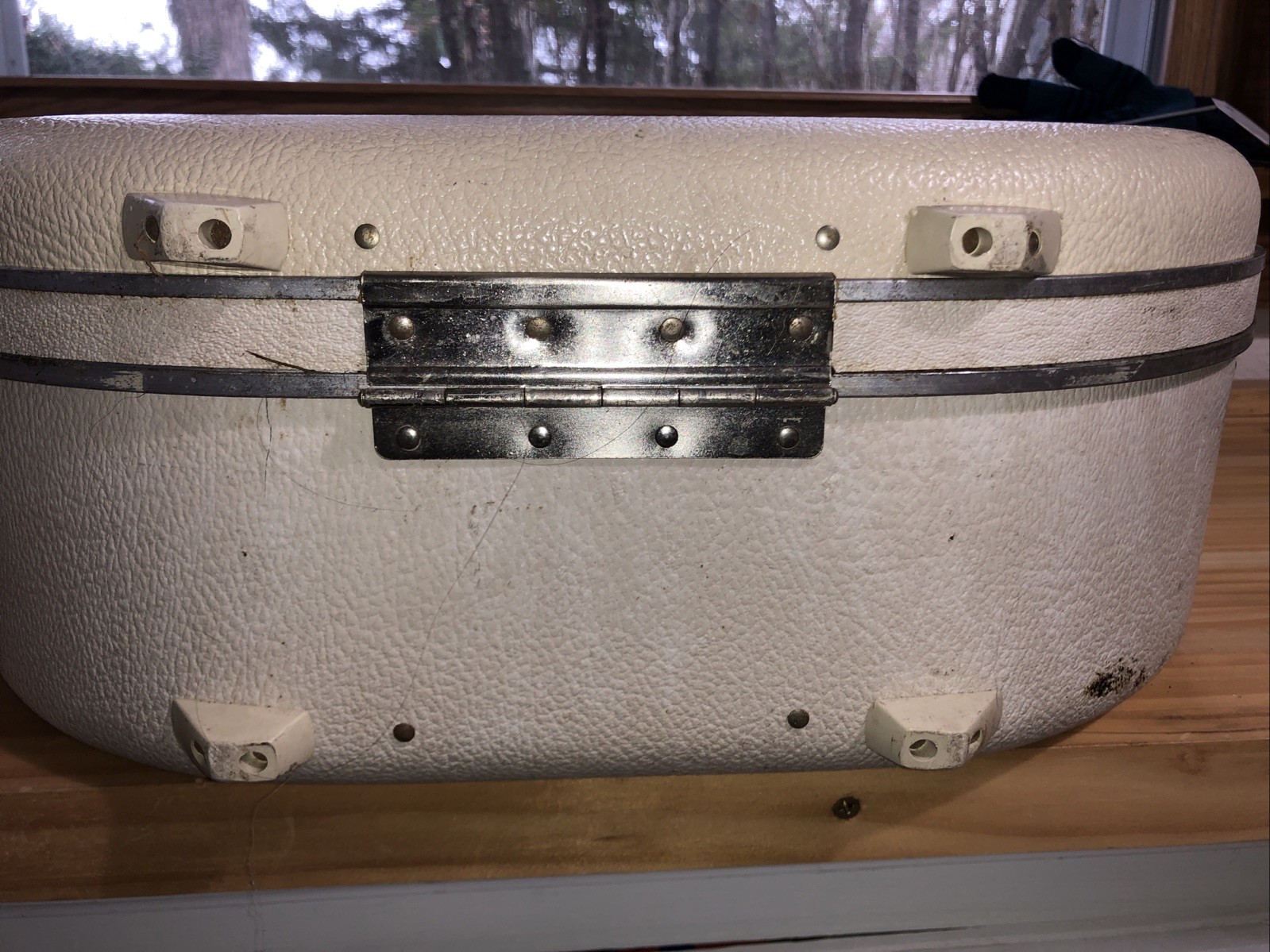 VTG Royal Traveller Schwayder White Hard Train Case Makeup Toiletry Luggage Bag