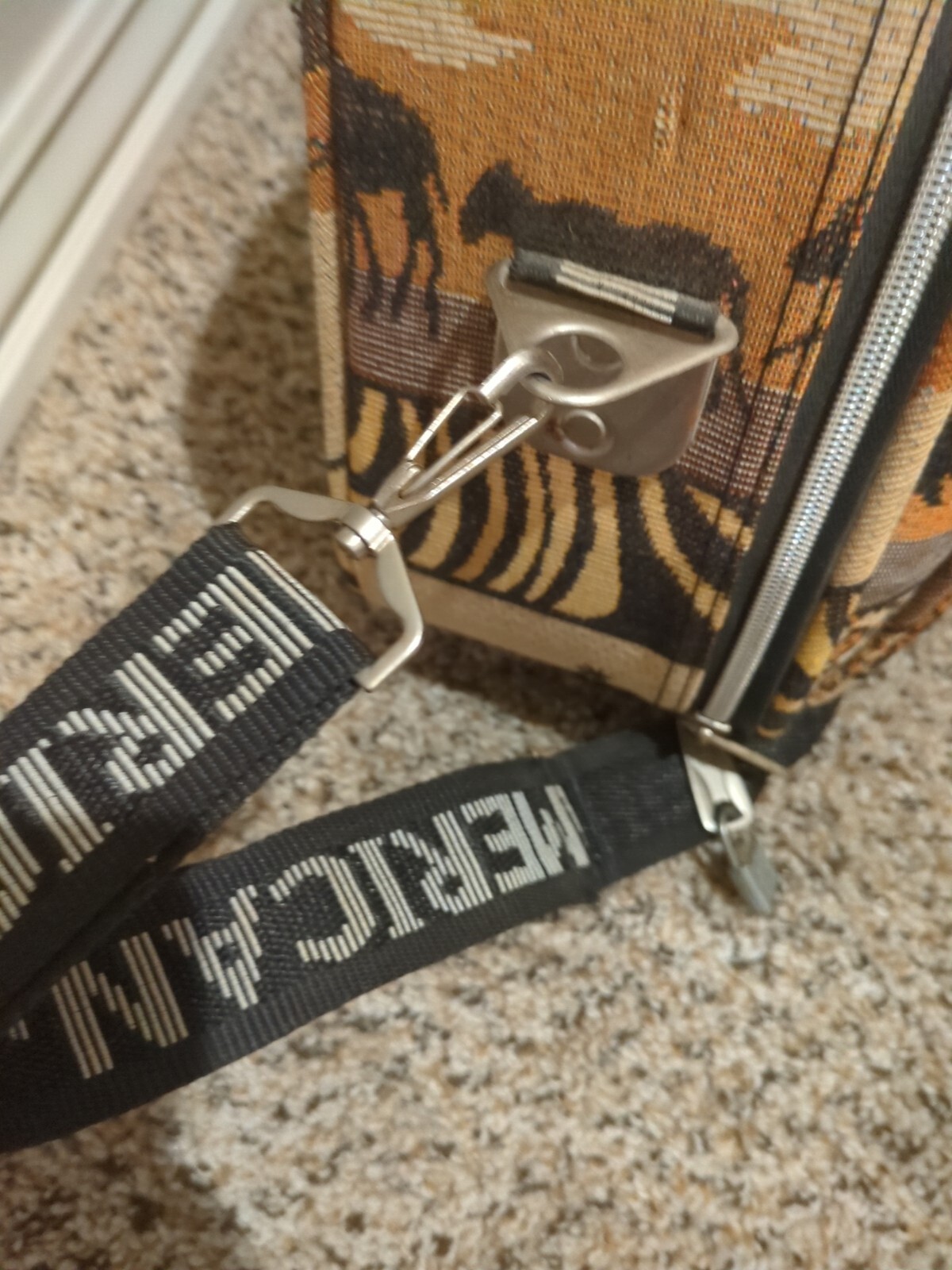 Vintage Travel Bag ~ American Uni
