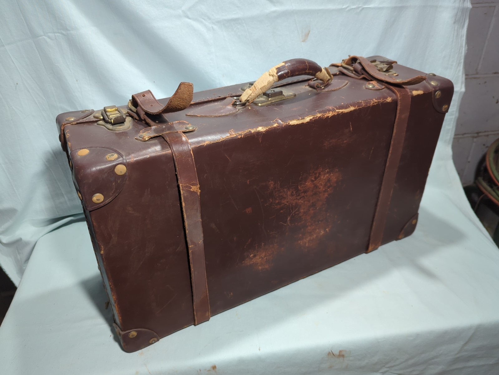 Antique Vintage Brown Leather Stagecoach Luggage Suitcase Decor Props