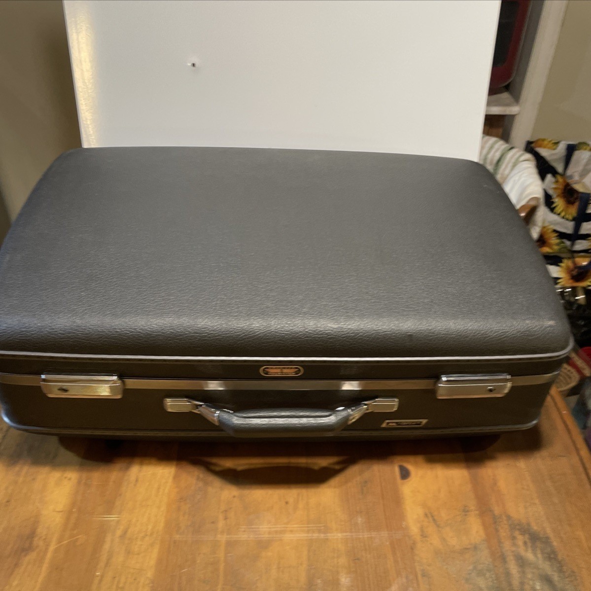 VTG American Tourister MI-Taper 24”x 16” X 7” Grey Suitcase MCM Ready To Travel
