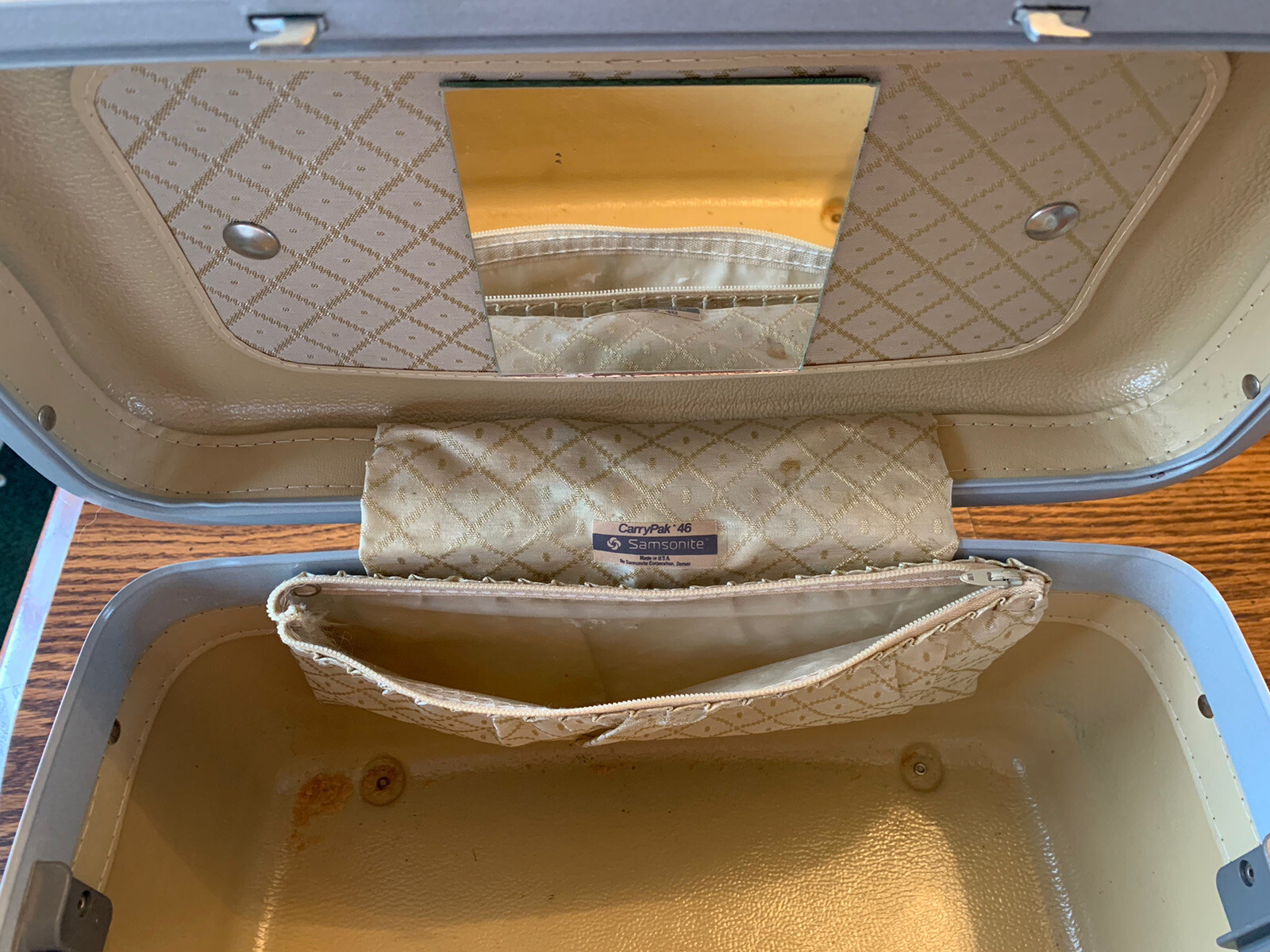 Samsonite Carry All Train Travel Case Blue W/O Tray has Mirror -no key