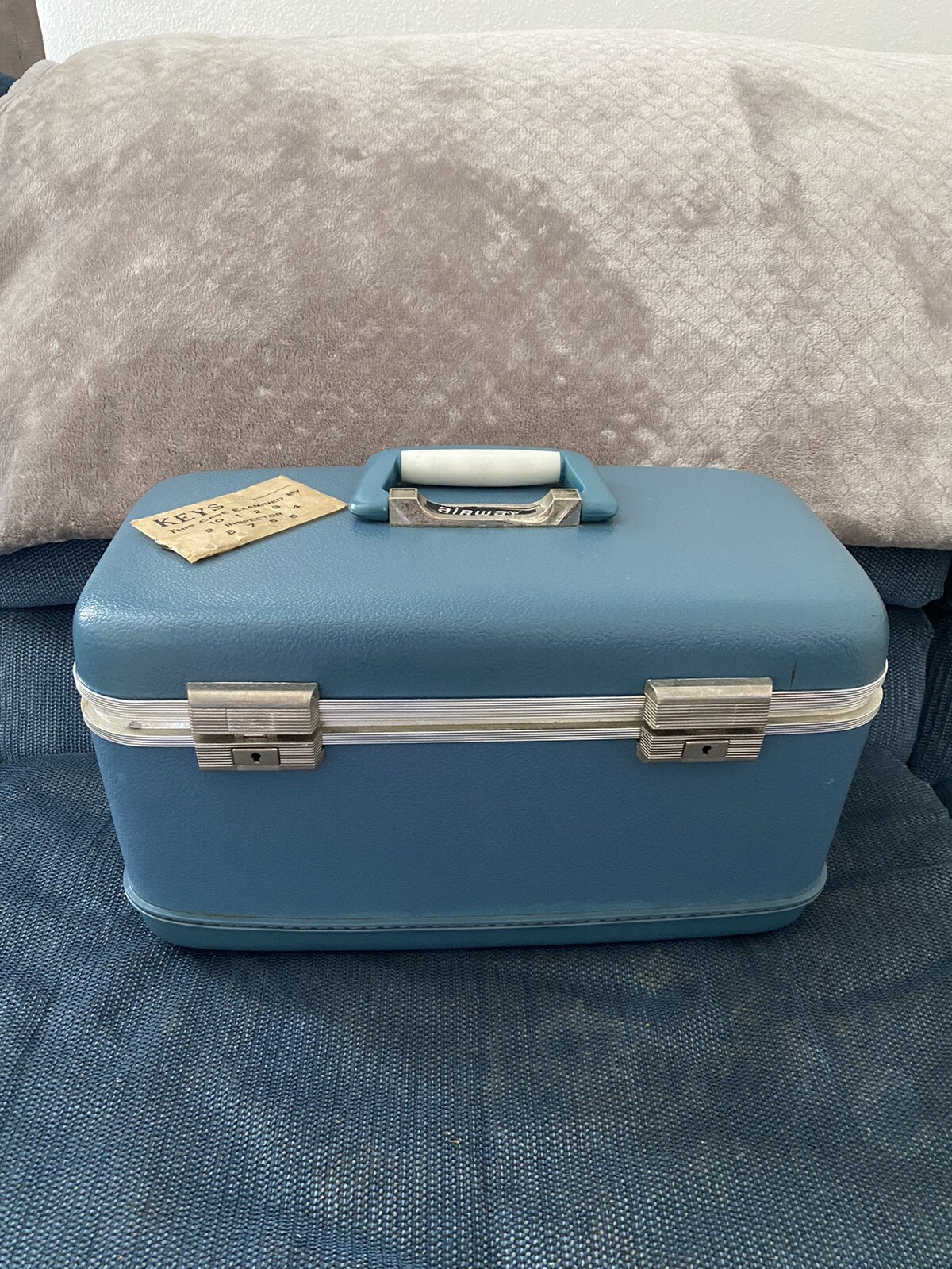 VTG Airway Train Case Mirror Travel Bag Makeup Carry On Blue Hard Shell Keys