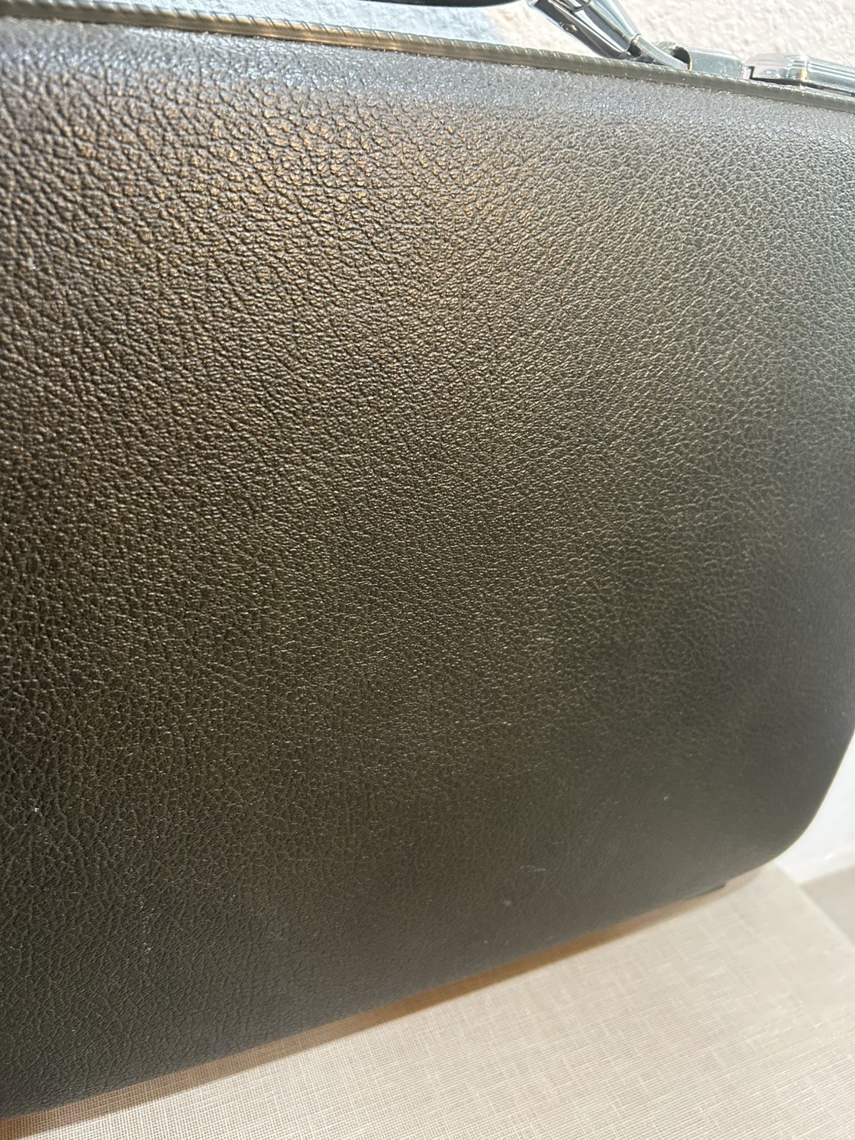 Vintage AMERICAN TOURISTER Slim Briefcase Attache Case Dark Green – No Key