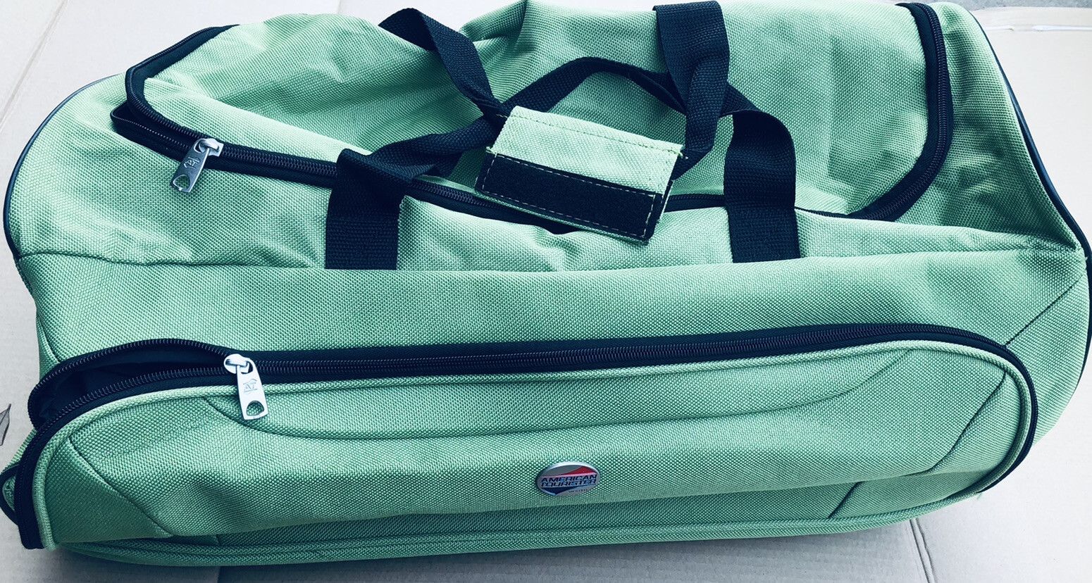 American Turister Duffle Travel Bag 21x12X12 Inches