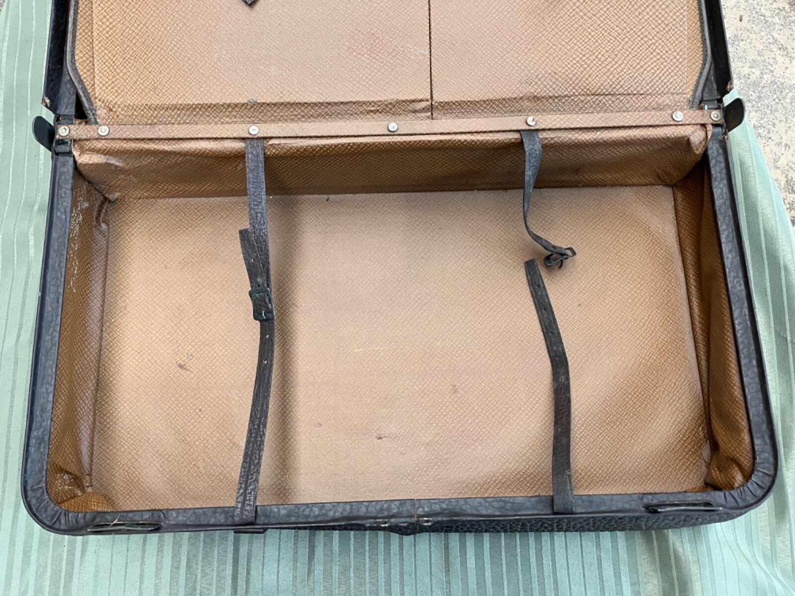 Beautiful Vintage Large Pebbled Leather Luggage Case