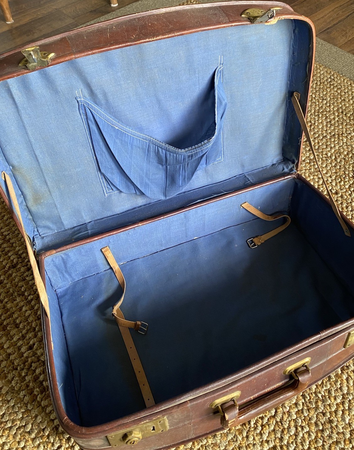 Rare Vintage 1940’s Yuen Chong Leather Suitcase Travel Luggage Straps Dragons
